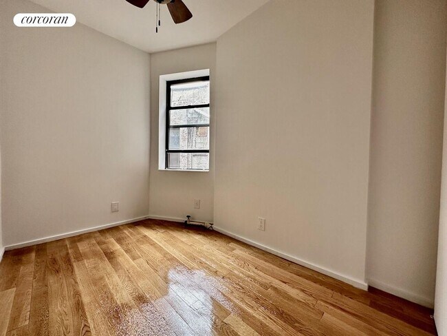 Foto del edificio - 410 W 36th St.