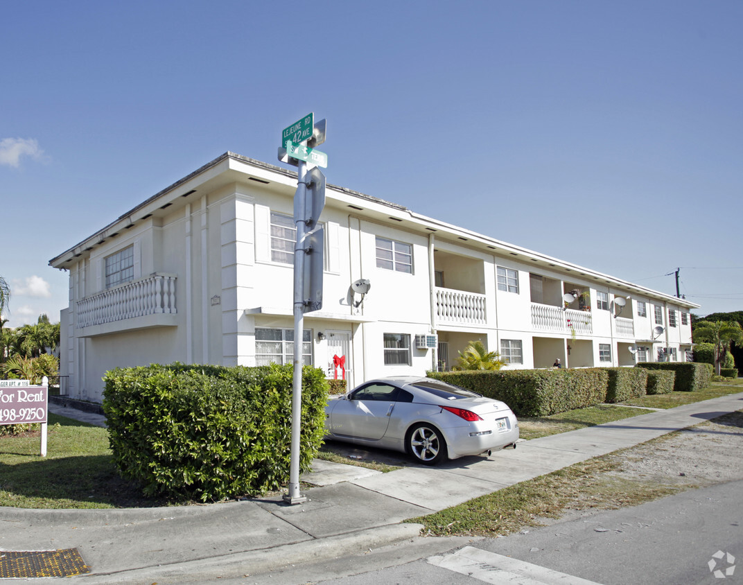Building Photo - Bahama Garden Apartments