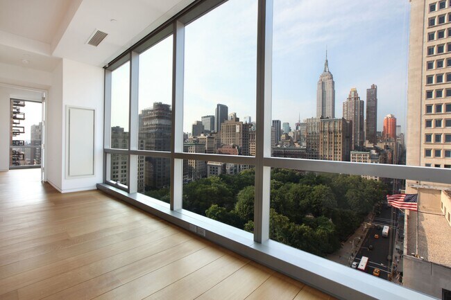 Building Photo - 23 E 22nd St