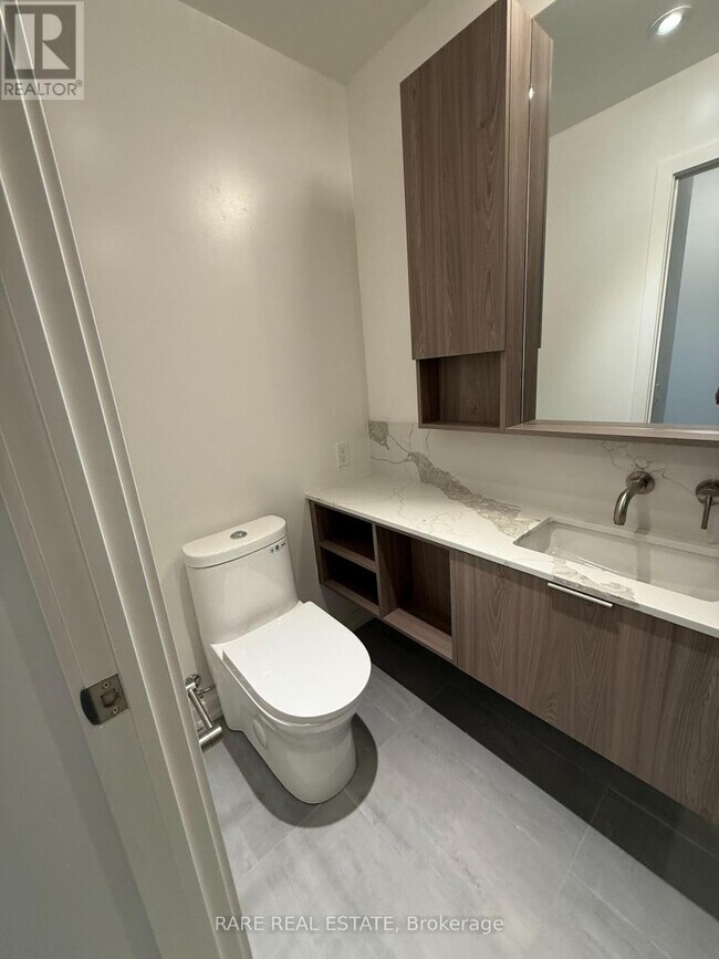 Photo du bâtiment - 110 Broadway Ave