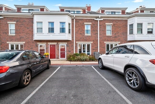 Building Photo - 158 Quincy Shore Dr