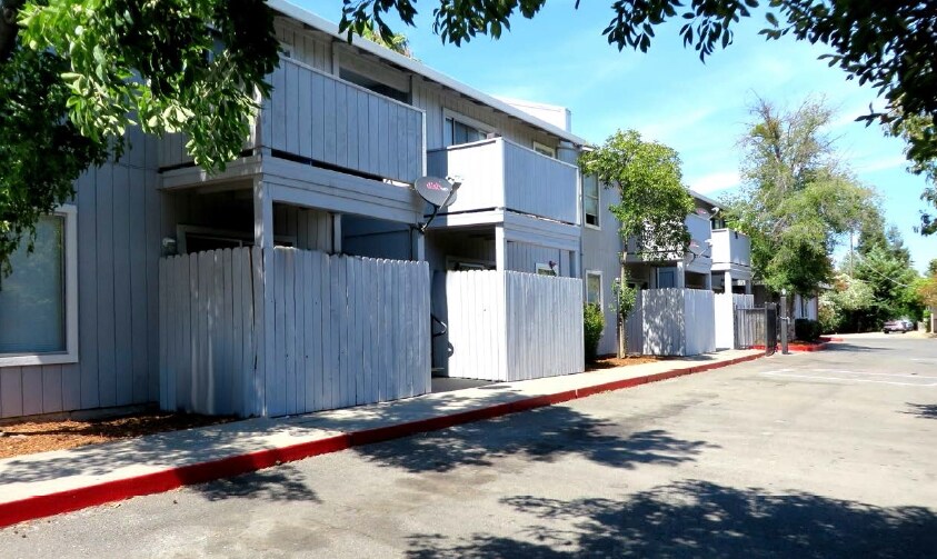 Primary Photo - 3615 Morse Ave