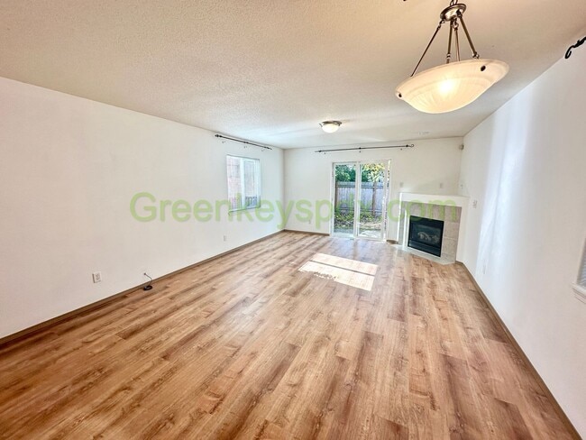 Building Photo - 3-Bedroom, 2-Bathroom Row House Near Alberta Arts District