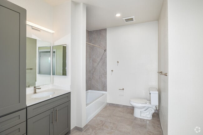 4BR, 2BA - 1,403SF - Bathroom - Ascent at Hover Crossing