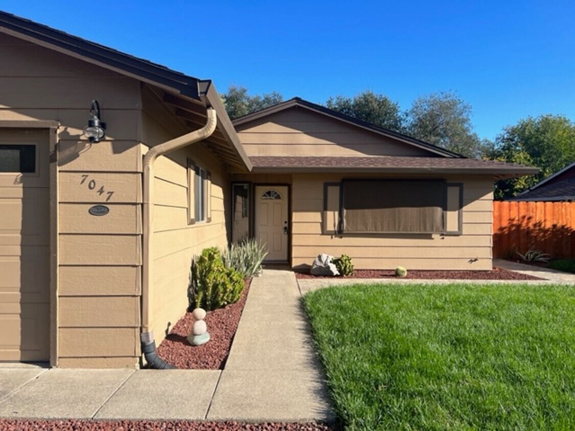 7047 Meadow Wood Trail, Redding, CA 96001 House Rental in Redding, CA