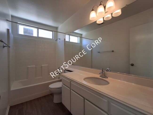 Building Photo - 30420 Yosemite Dr