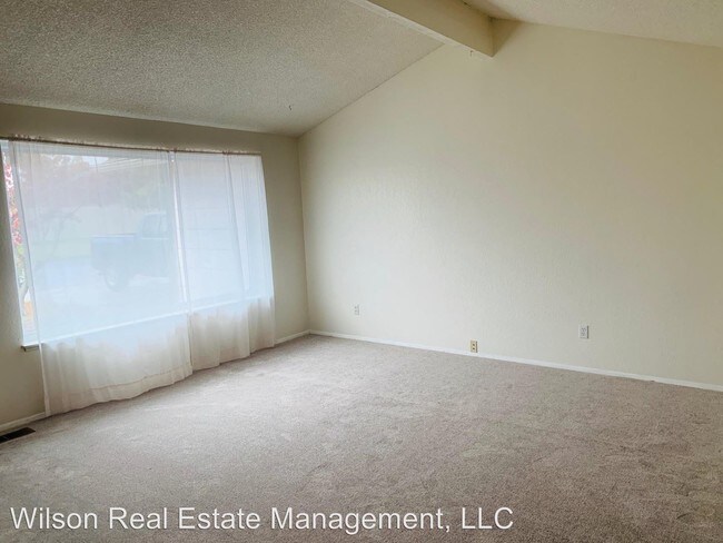 Building Photo - 3 br, 1.5 bath House - 2509 W Viola Ave