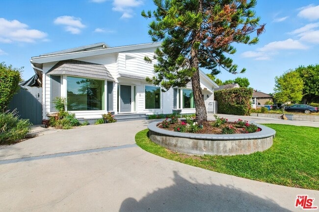 Foto del edificio - 4640 Laurelgrove Ave