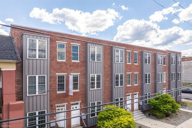 Building Photo - 2 br, 2 bath Triplex - 4614 Sansom St Unit 1