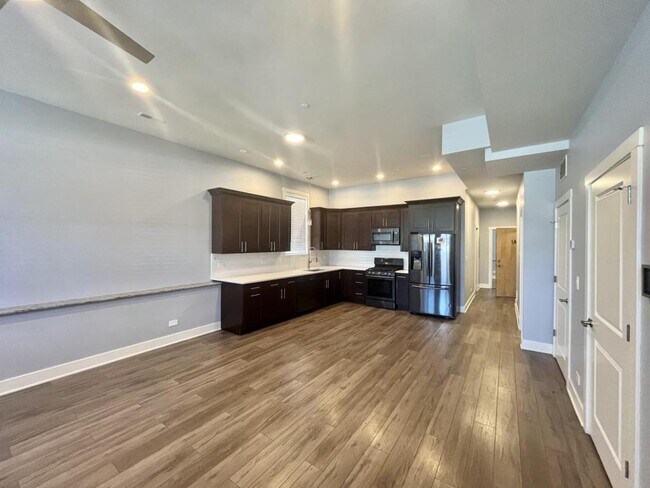 Foto del edificio - 4531 Forest Ave