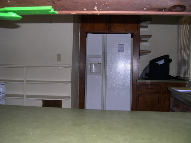 Foto del edificio - 3 bedroom, 1 bathroom house on Central Ave