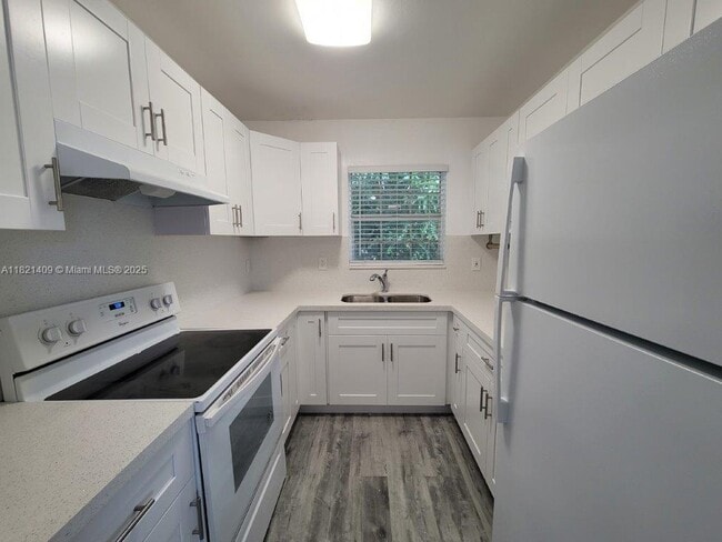Building Photo - 2267 SW 15th St