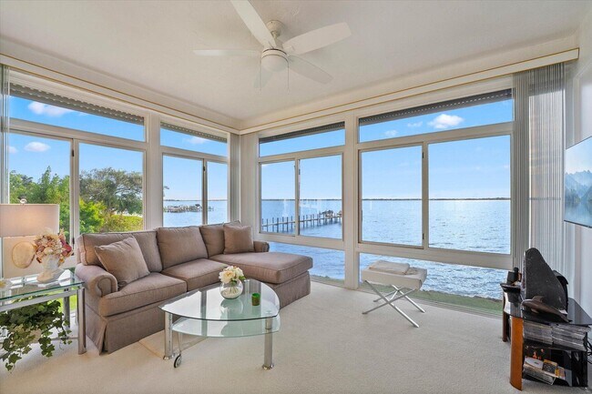 Building Photo - 2370 NE Ocean Blvd