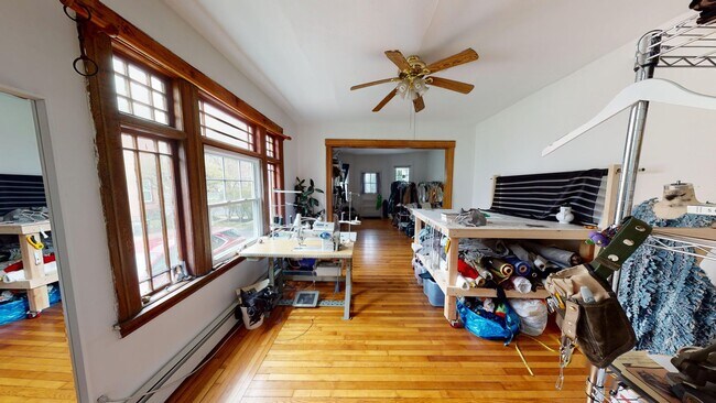 Foto del edificio - Spacious 2BR on Science Hill | Huge Kitchen & Living Area | Near Yale