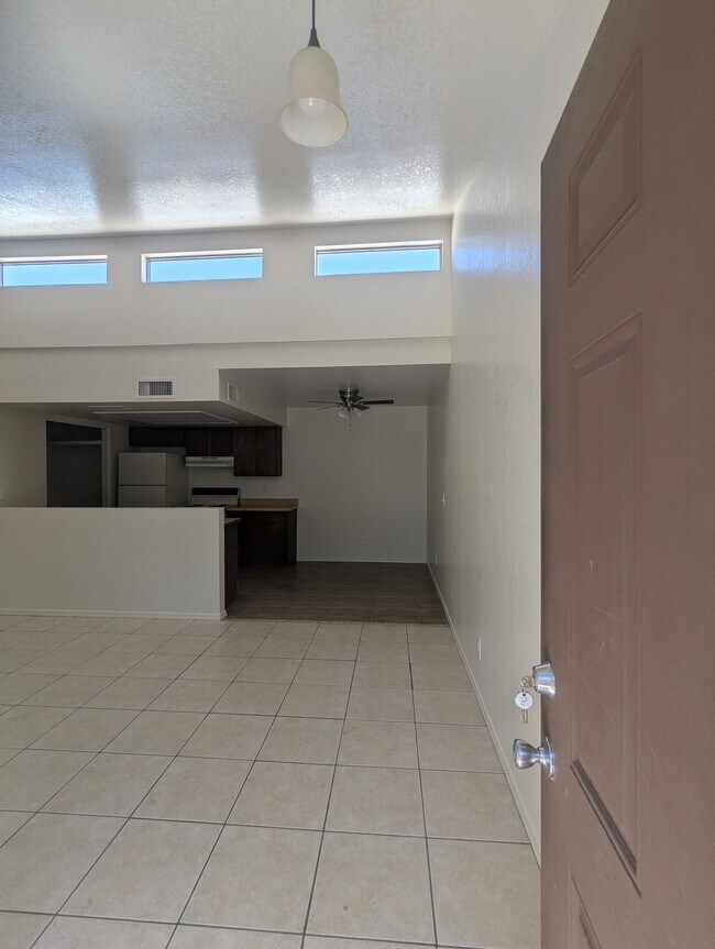 Foto del edificio - 1477 E 27th Ave