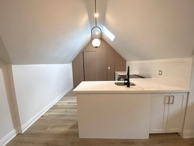 Photo du bâtiment - 210 Burlington St E