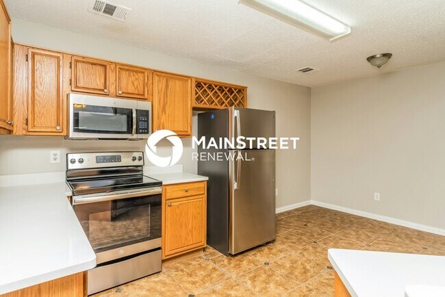 Foto del edificio - 3 Bedroom Pet-Friendly Home in North Richland Hills, TX with Main Street Renewal