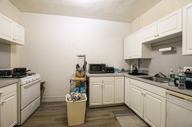 Building Photo - 54 Egmont St