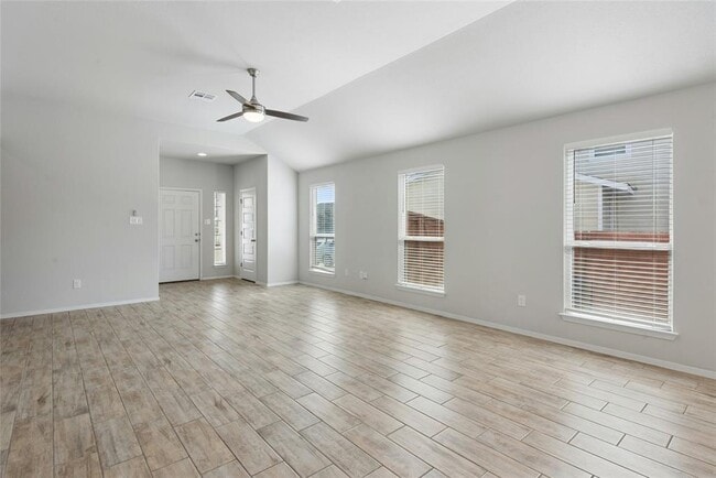 Building Photo - 120 Lyndon Dr