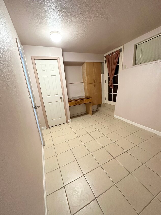 Building Photo - 366 Ralston St