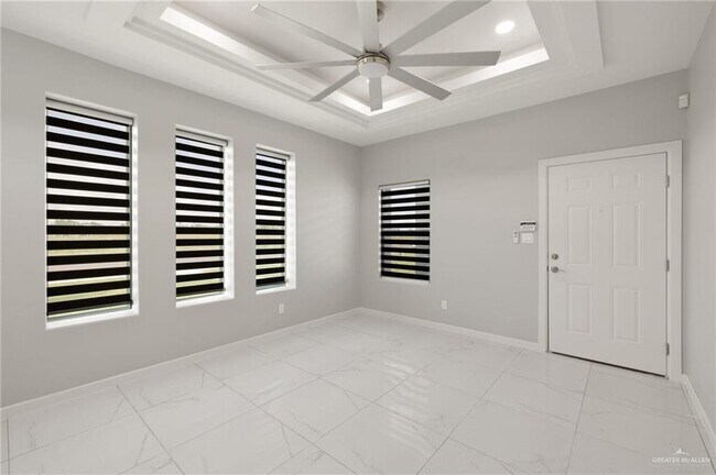 Foto del edificio - 1118 Country Club Drive