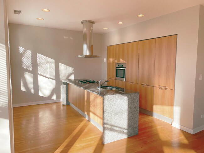 Foto del edificio - 1655 N Fairfield Ave
