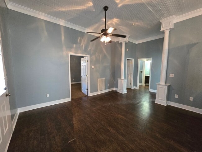 Foto del edificio - NEW LISTING!!!