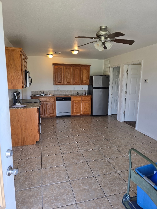 Building Photo - 63060 E 285 Ct