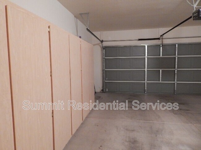 Building Photo - 242 E Corte Rancho Encanto