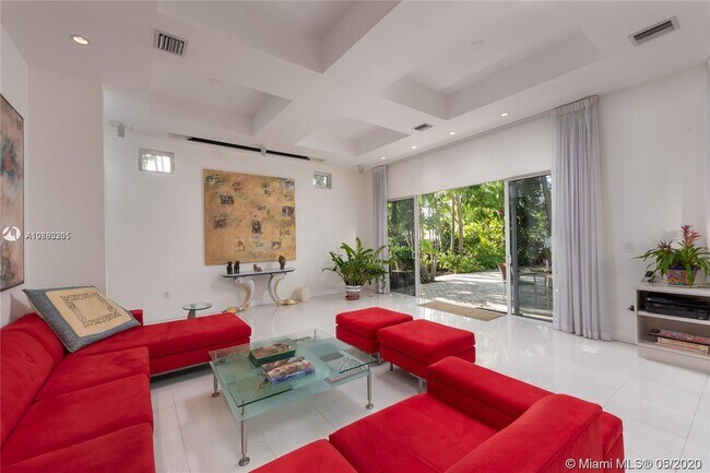 Foto del edificio - 3051 Calusa St