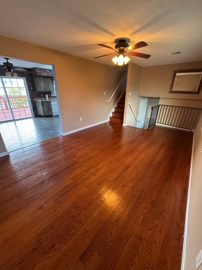 Building Photo - 122 E Navasink Dr