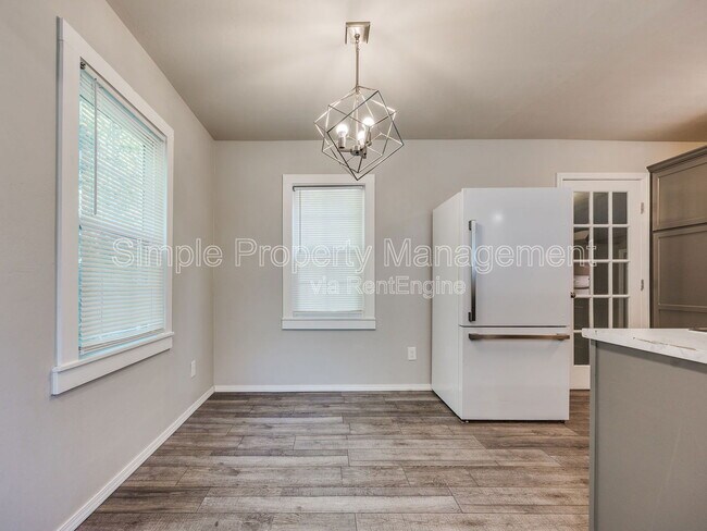 Foto del edificio - 215 W Kittyhawk Dr