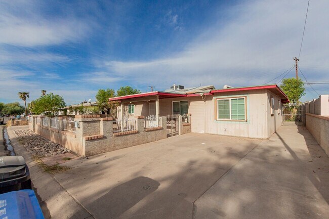 Foto del edificio - 3622 W Sunland Ave