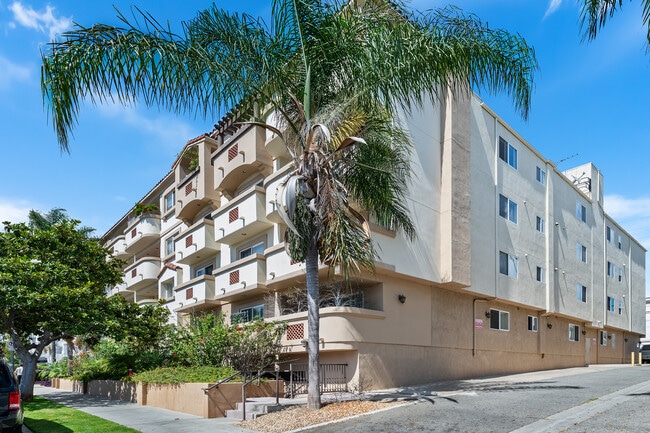 Foto del edificio - 1246 Armacost Ave