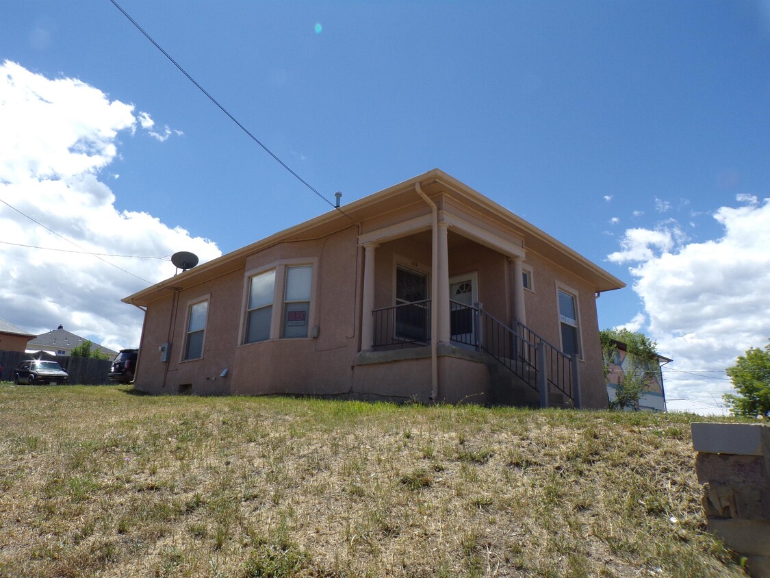 Primary Photo - 414 W Second St