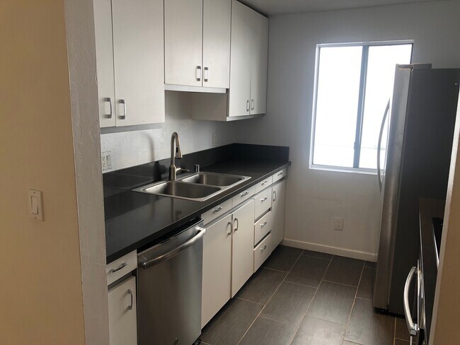 Foto del edificio - 11828 Goshen Ave