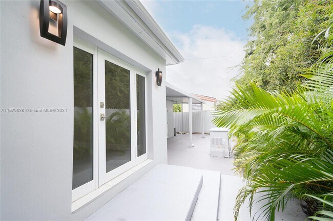 Foto del edificio - 1715 SW 17th Ave