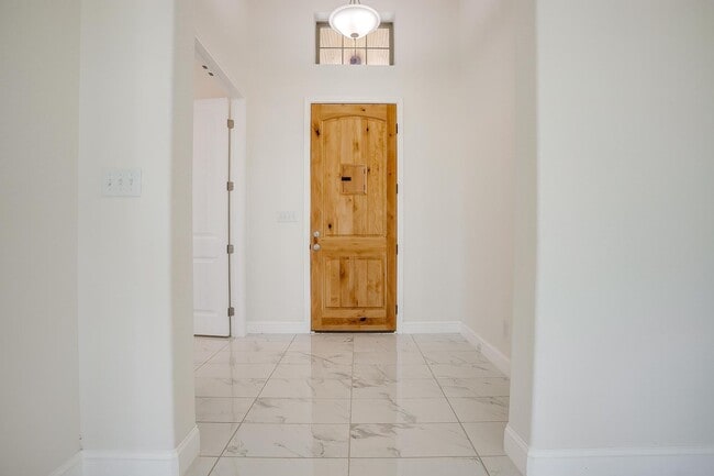 Building Photo - Amazing 5 Bed, 3 Bath New Build- Beautiful...