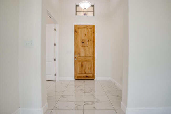 Foto del edificio - Amazing 5 Bed, 3 Bath New Build- Beautiful...