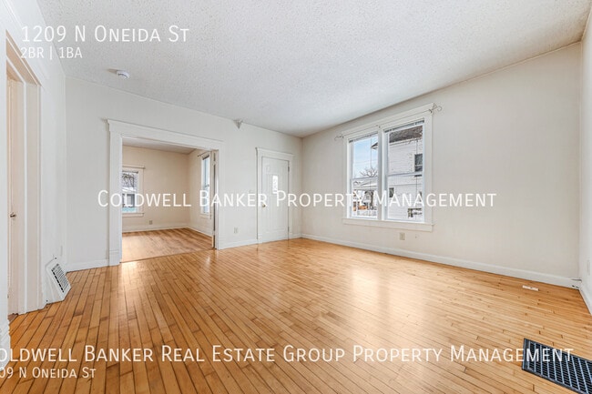 Building Photo - 1209 N Oneida St