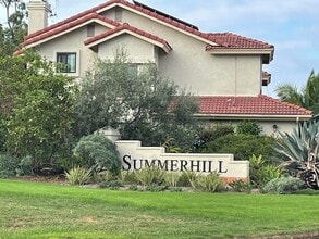 Building Photo - 2323 Summerhill Dr