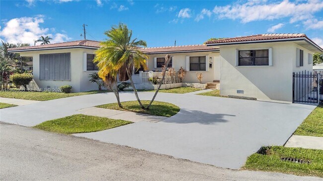 Building Photo - 600 SW 8th St