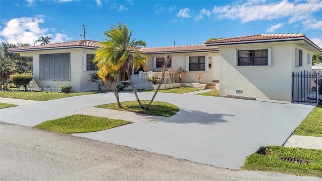 Building Photo - 600 SW 8th St