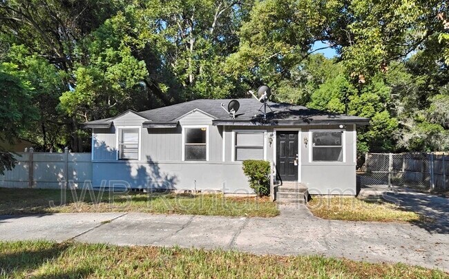 Foto del edificio - 7040 Alan Ave