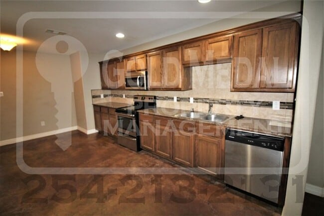 Building Photo - 1017 S 9th St