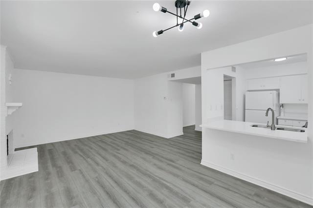 Foto del edificio - 5881 Preston View Blvd