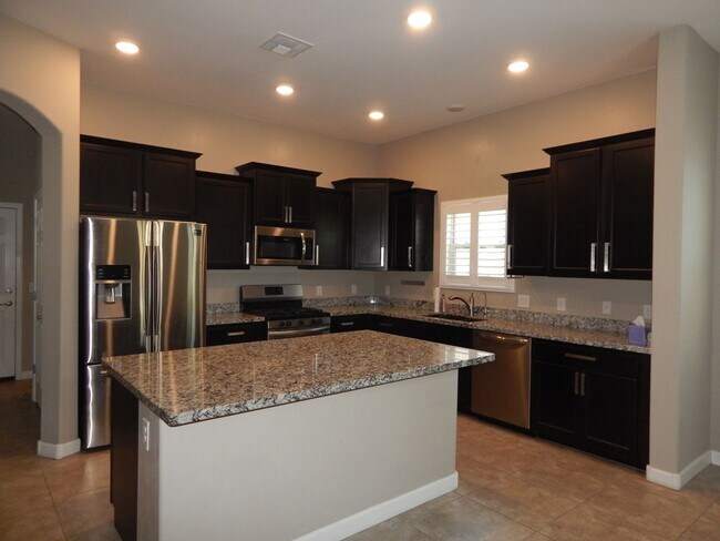 Foto del edificio - 3 bedrooms over 2200 Square Feet - Single Story-Marana