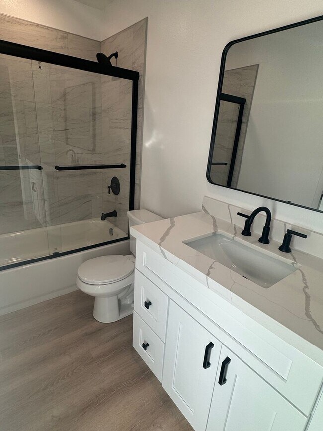 Foto del edificio - 4818 Beverly Ct