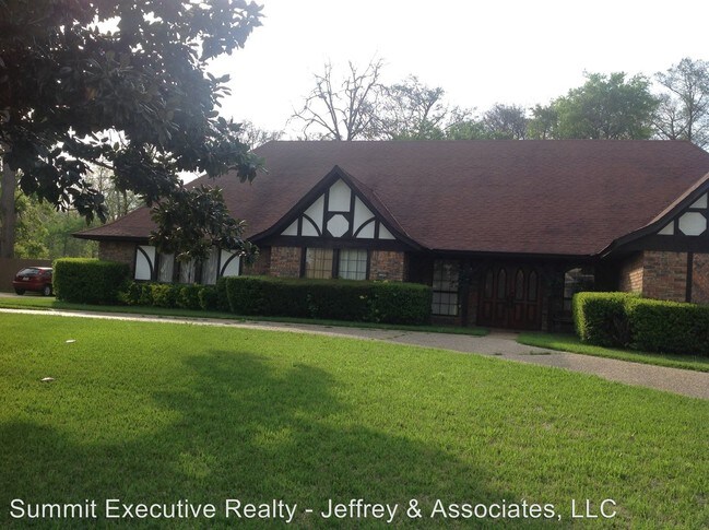 Building Photo - 2209 Landau Ln
