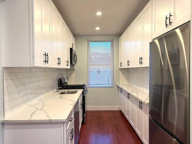 Foto del edificio - 39-47-47 50th Ave
